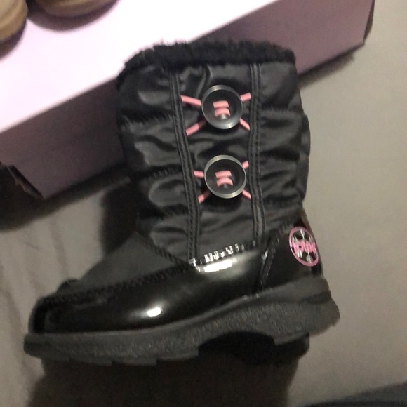 Toddler girl winter boot bundle. - Picture 2 of 12